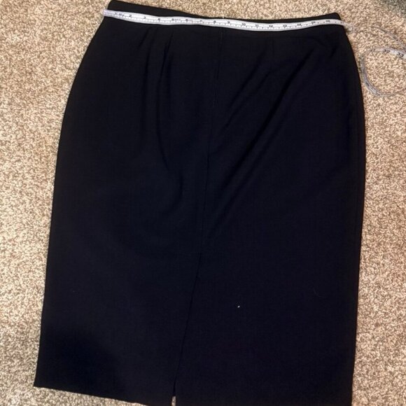 Reitmans knee length black pencil skirt - Picture 5 of 8